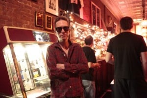 The-Feelies-Glenn-Mercer-608x405