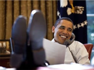 obama-feet-on-desk-21