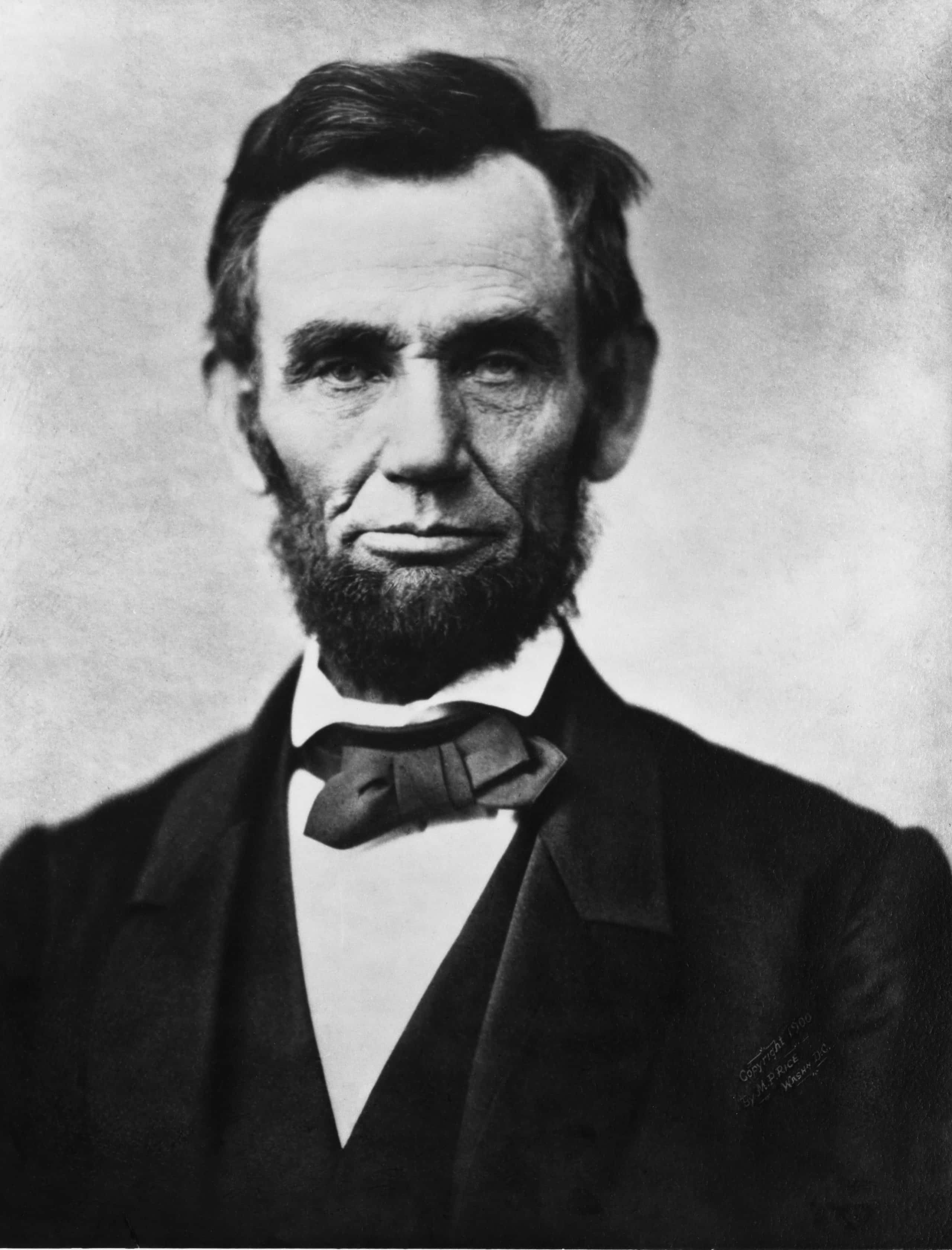 Abraham_Lincoln_head_on_shoulders_photo_portrait