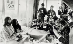 Lennon-and-Ono-Bed-In-002