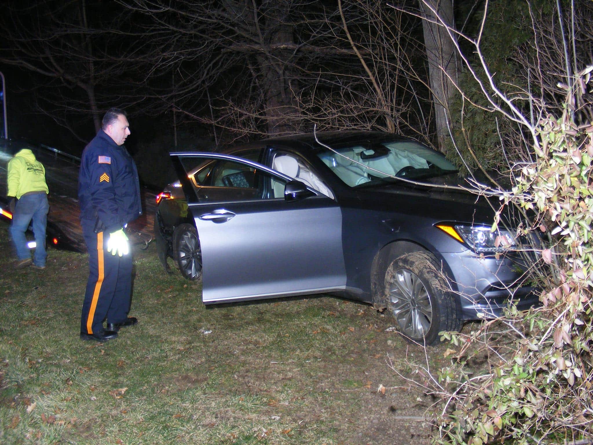 Driver Loses Control , hits Tree , Pascack Road in Washington Twp
