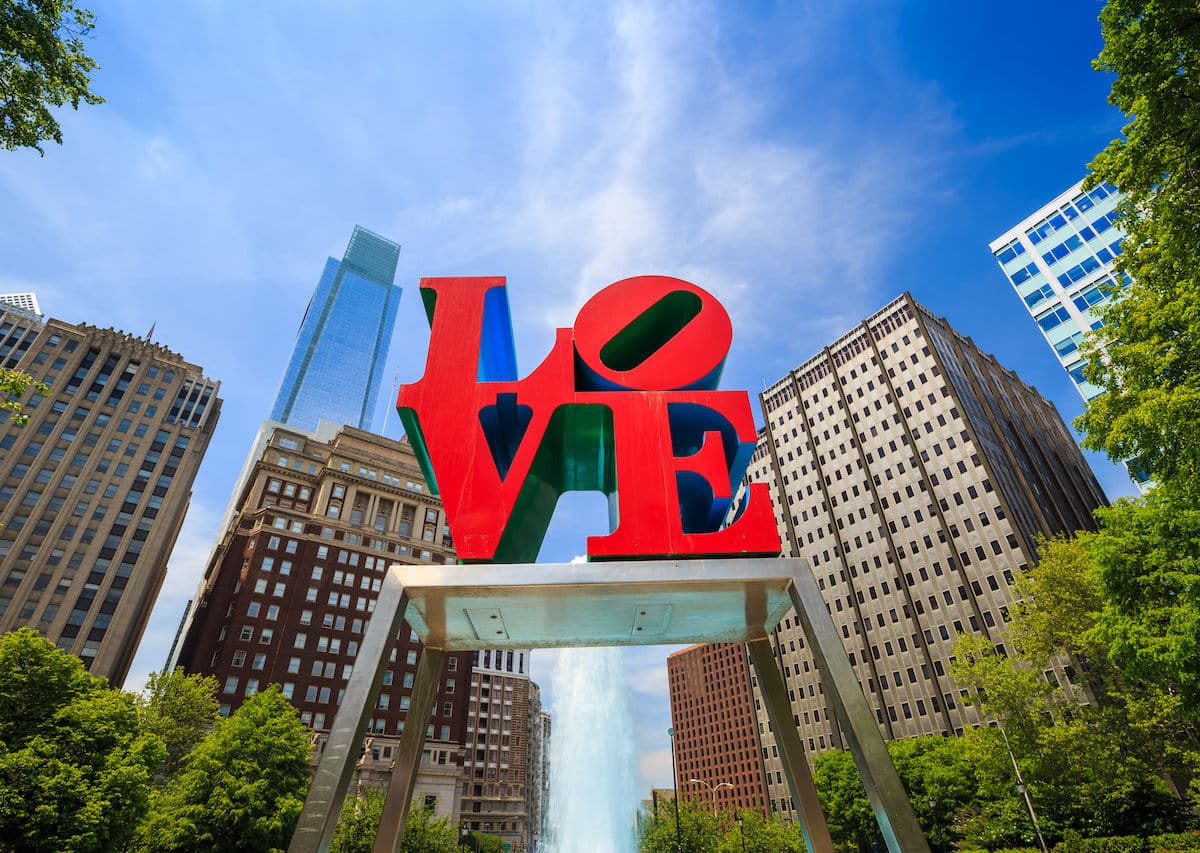Love sign in Philadelphia 1200x853 1