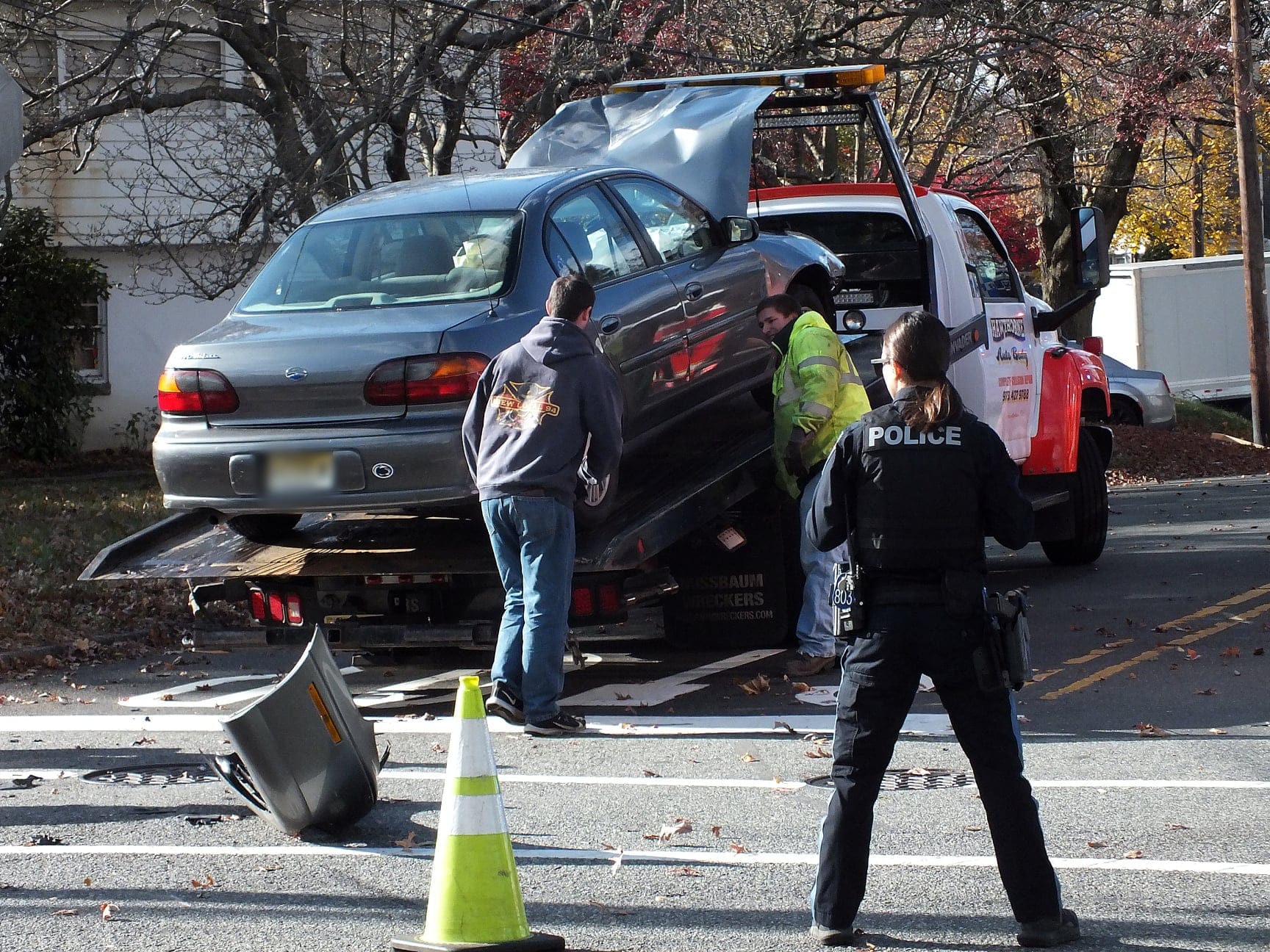 Multivehicle Crash on Lincoln Avenue in Hawthorne Sends 3 to