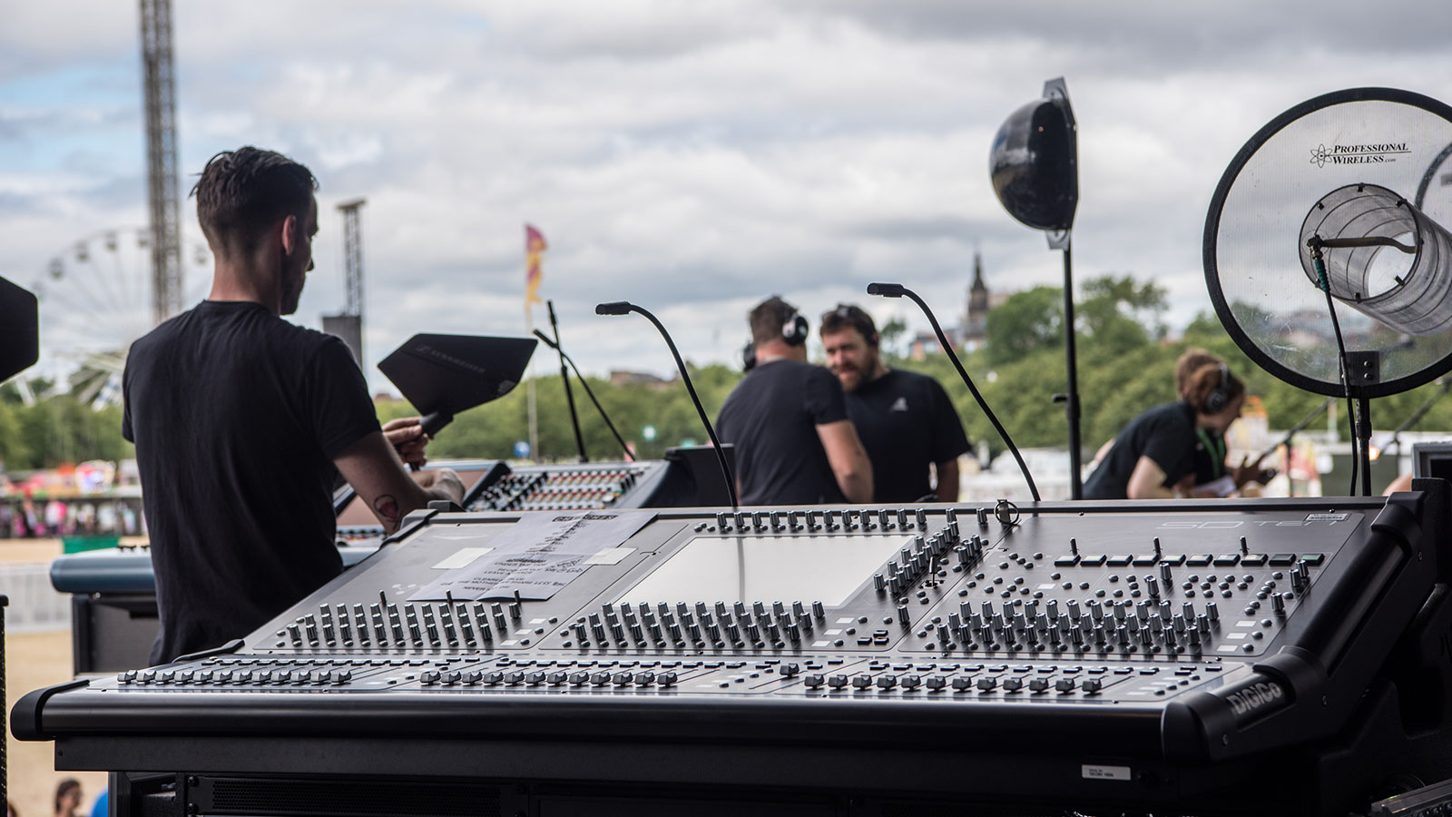 644bc52f5fac6717180de8d6 audio rental uk 956487859
