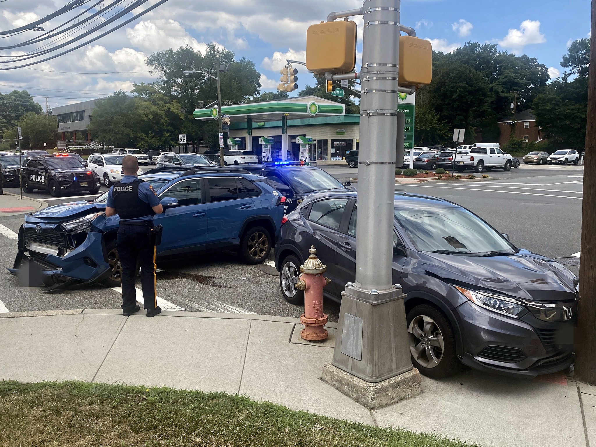 Fair Lawn Car Accident at Fair Lawn Avenue and Pollitt Drive Leaves One Injured 519364805 1347407660721080 3573365139780133284 n
