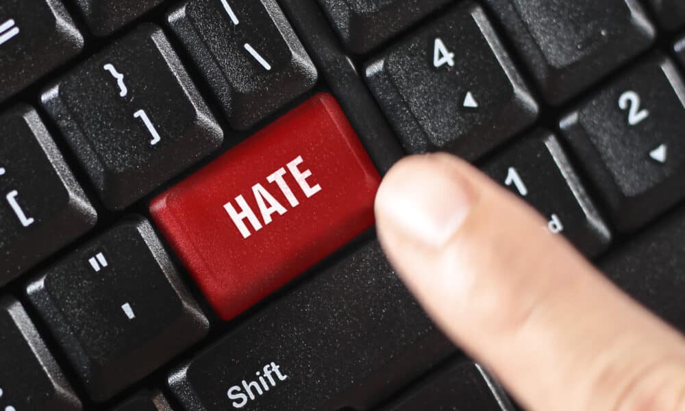 hate 1000x600 2023337707