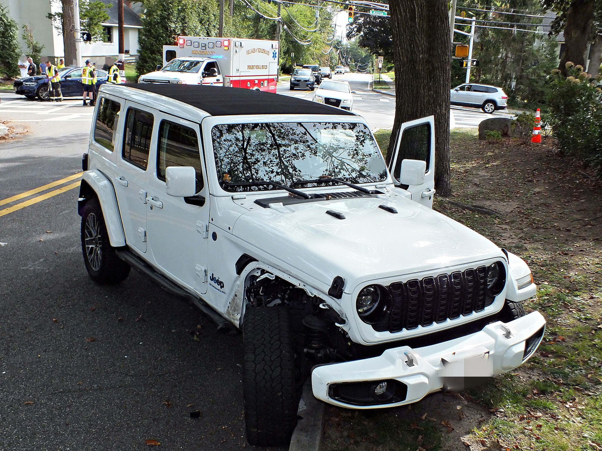 Children Suffer Minor Injuries in Sunday Crash at Ridgewood Intersection 550994544 1406964491432063 8920651959577190865 n