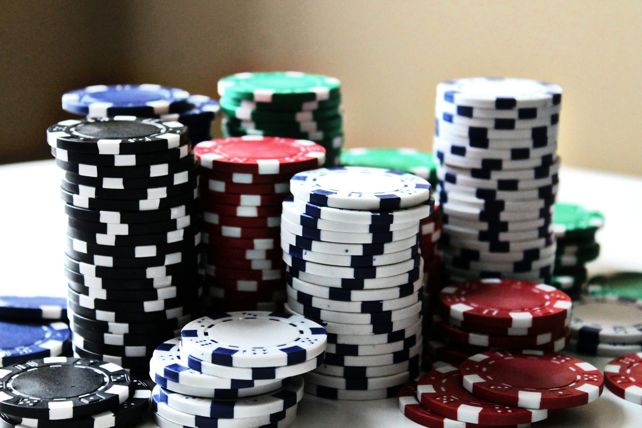 How New Jersey Became a Leader in the Gaming Industry amanda jones fDtePwt9DdA unsplash scaled