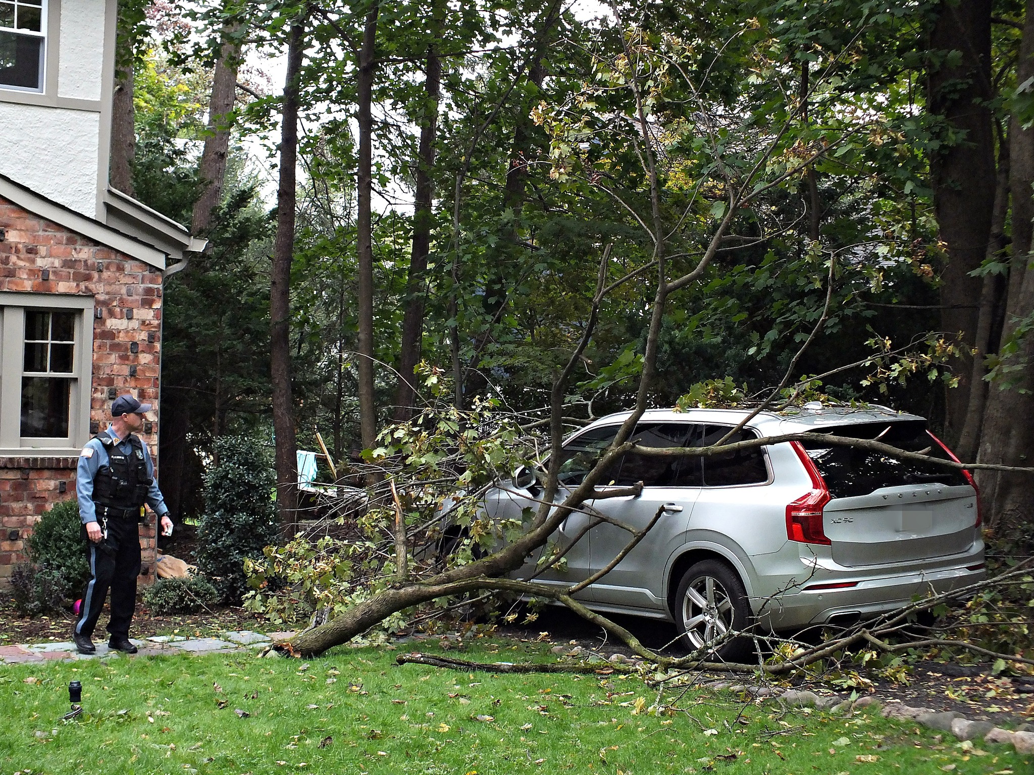 Double Disaster Strikes Ridgewood, NJ: Fire and Storm Damage Hit Local Neighborhoods 560237880 1430359475759231 1479405507327141901 n