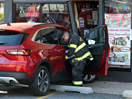 Close Call! SUV Crashes Head-On into Fair Lawn Deli on Saddle River Road 600347803 1485561870238991 1659703082532018668 n