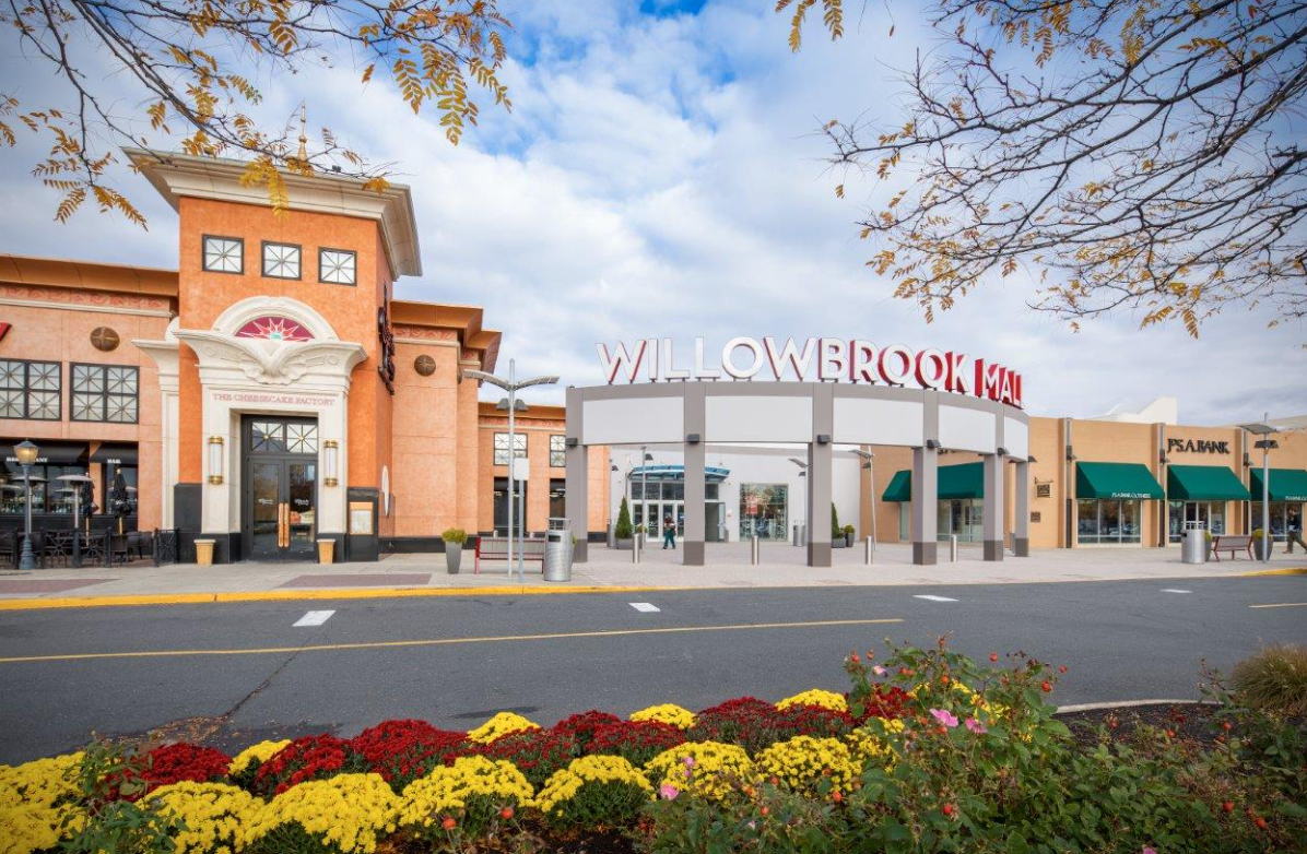 Panic at Willowbrook: Food Court Fight Leads to Gunshot in Wayne Screenshot 2025 12 31 065745
