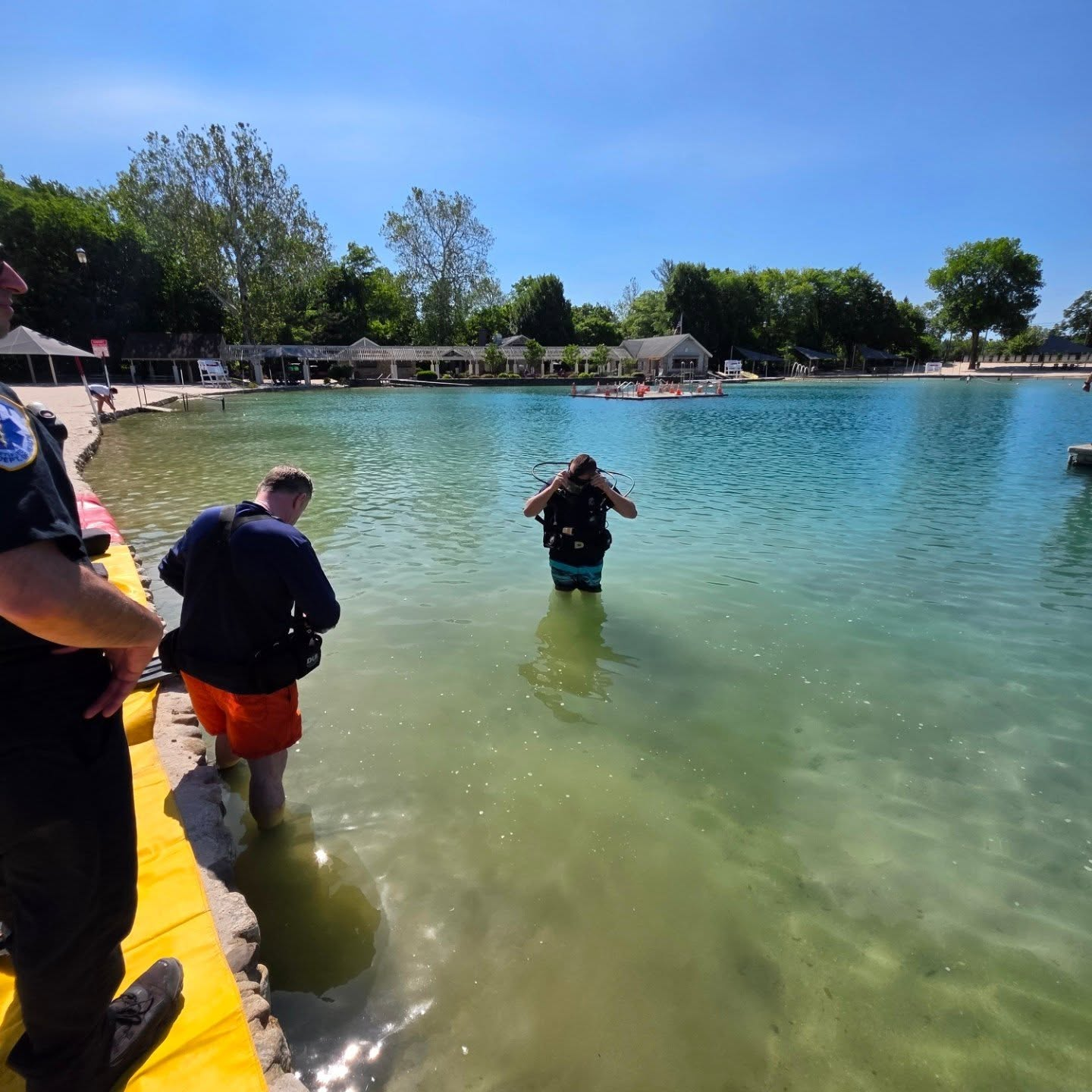 Ridgewood Firefighters Deploy High-Tech Sonar in Intense Graydon Pool Rescue Drills 722077613 18330308428269878 2417812464369068917 n