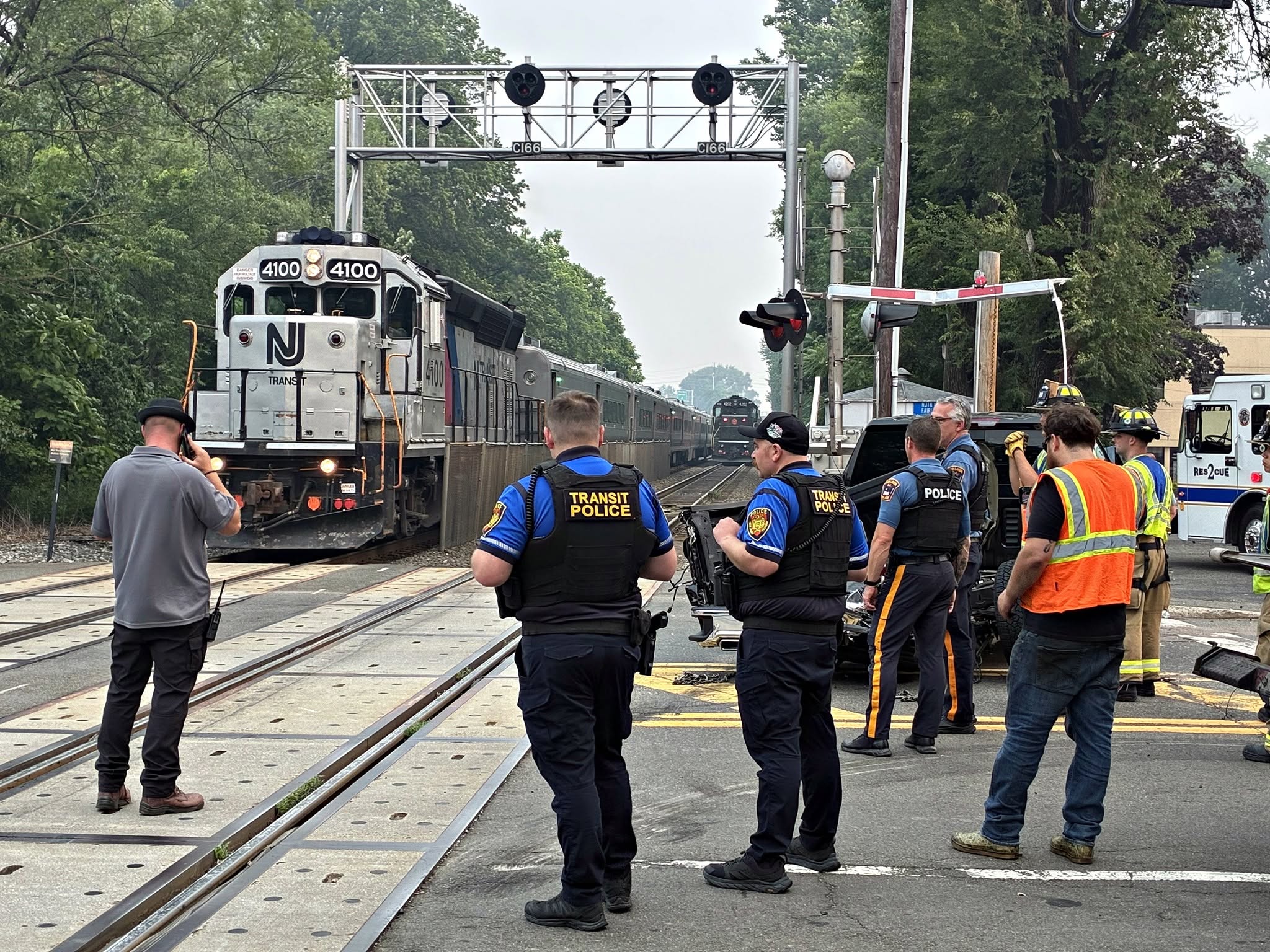 Pickup Truck Smashed by NJ Transit Train at Busy Fair Lawn Crossing 748534036 1685307510264425 2647199948959477283 n