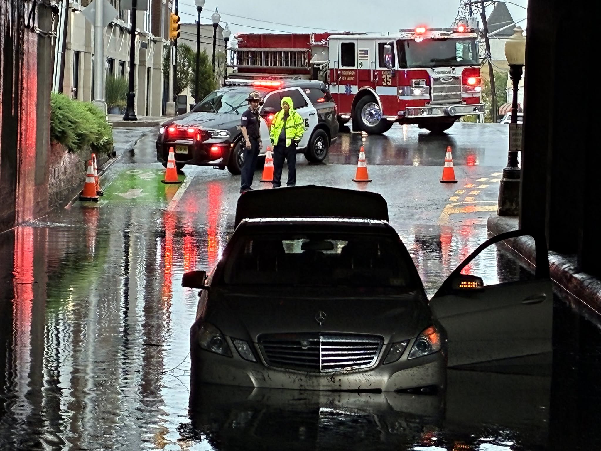Morning Flash Floods Snare Drivers in Ridgewood: Emergency Crews Rescue Two from Submerged Sedans 753729796 1689658046496038 1791876473738907796 n
