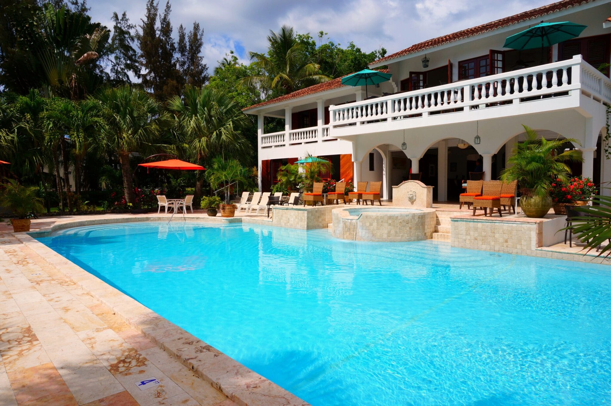 Signs Your Pool Needs Professional Attention pexels william lemond 25283 105933 scaled